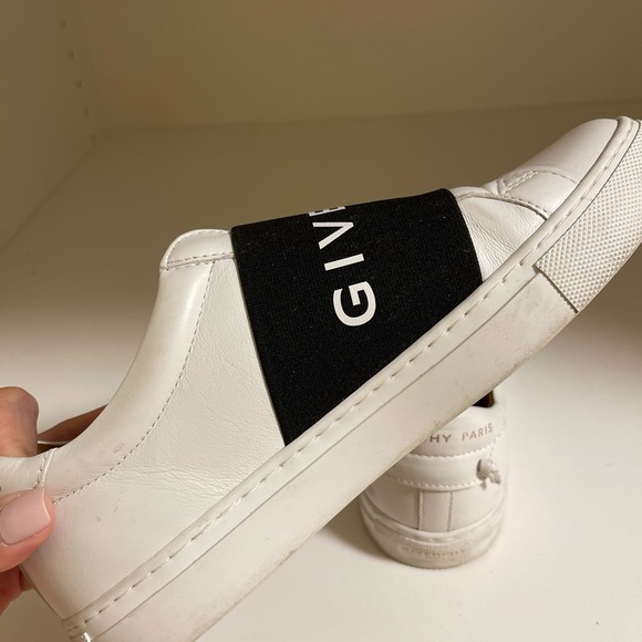 Authentic Givenchy sneakers - Picture 4 of 8